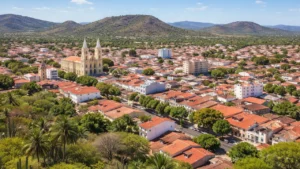 Vista realista de Quixeramobim mostrando paisagem urbana e natural, ideal para contabilidade em Quixeramobim.